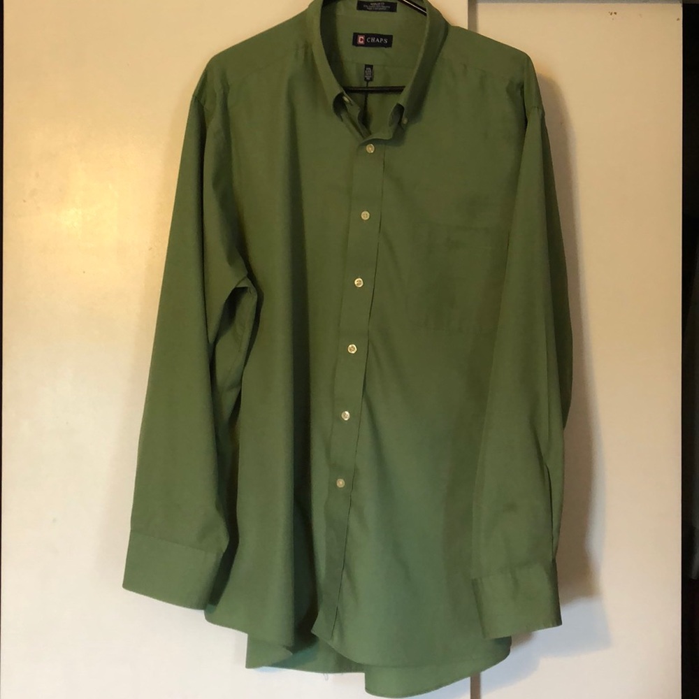 Chaps long sleeved button down shirt